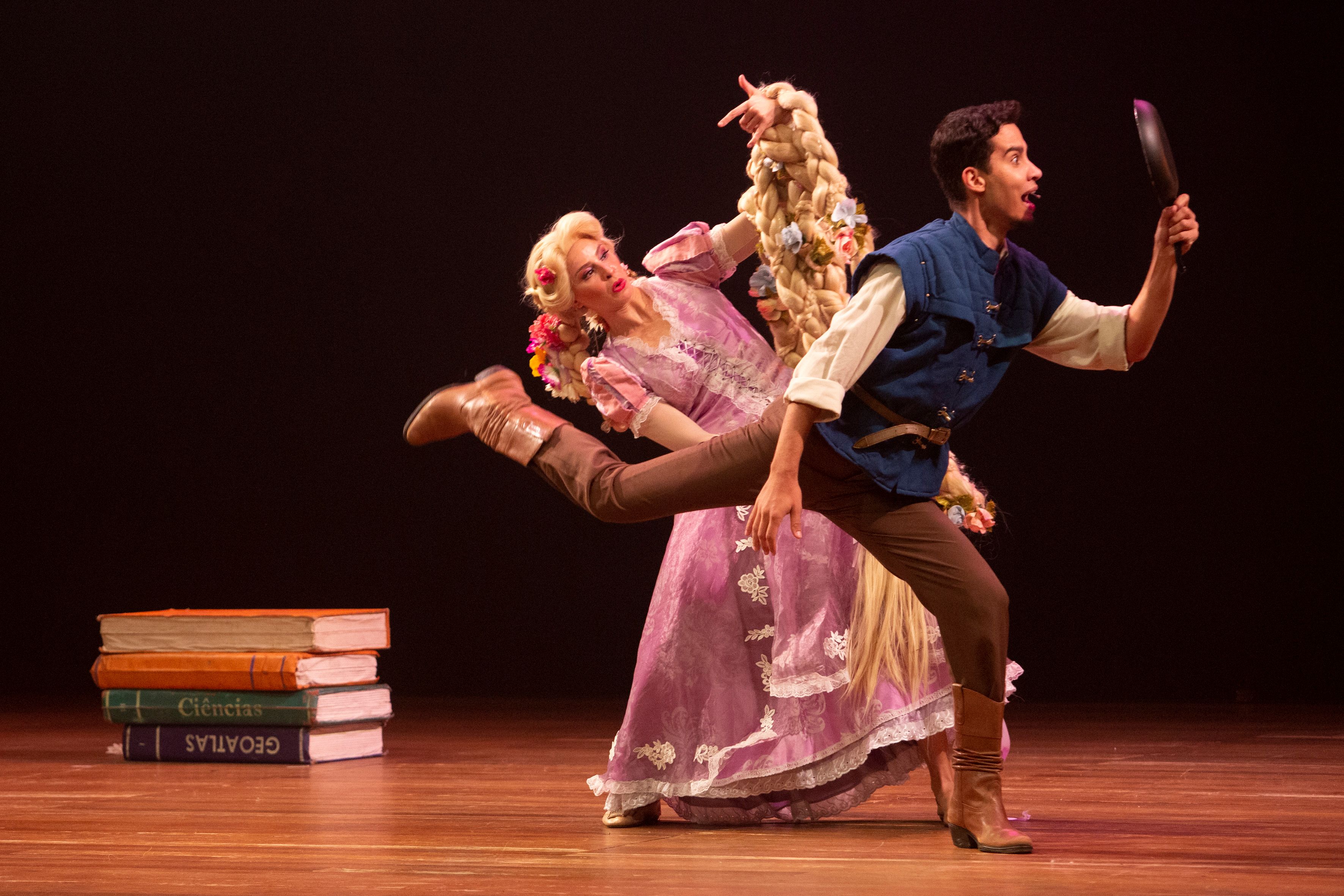 Musical Rapunzel encanta público em Contagem neste domingo